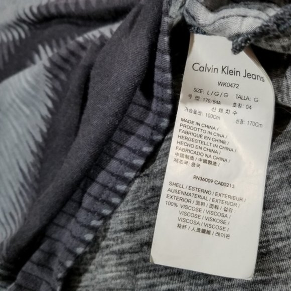 Calvin Klein Jeans Three-Tone Gray Sleeveless Top - Picture 6 of 8